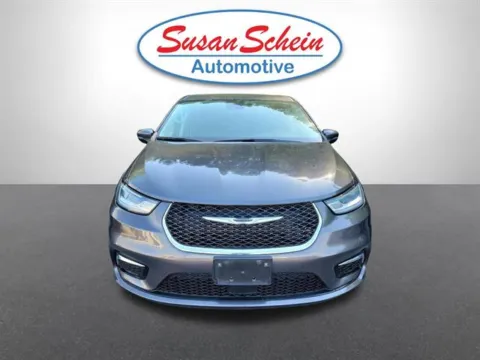 Photos of 2023 Chrysler Pacifica Touring L for sale in Pelham, AL at Susan Schein Automotive - Pelham