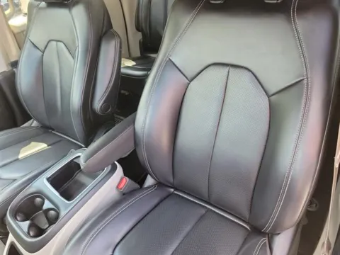 More photos of 2023 Chrysler Pacifica Touring L at Susan Schein Automotive - Pelham, AL