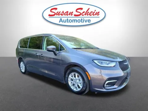 Another view of 2023 Chrysler Pacifica Touring L for sale in Pelham, AL at Susan Schein Automotive - Pelham