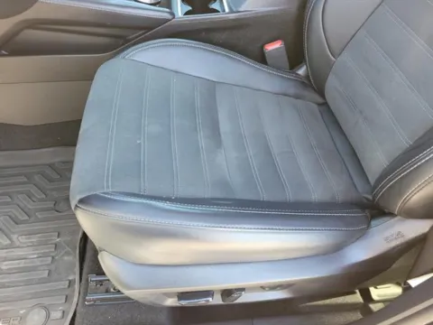 More photos of 2024 Mitsubishi Outlander SE at Susan Schein Automotive - Pelham, AL