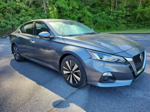 Another view of 2020 Nissan Altima 2.5 SV for sale in Pelham, AL at Susan Schein Automotive - Pelham