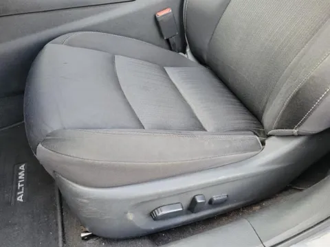 More photos of 2020 Nissan Altima 2.5 SV at Susan Schein Automotive - Pelham, AL