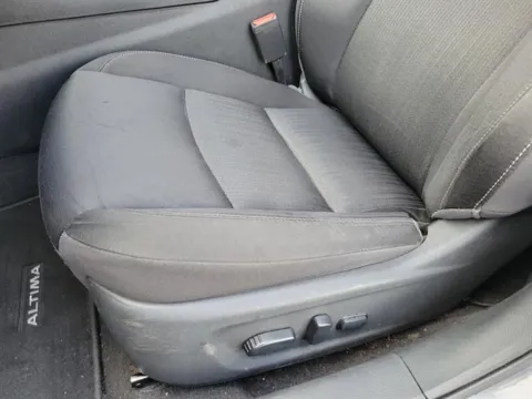 More photos of 2020 Nissan Altima 2.5 SV at Susan Schein Automotive - Pelham, AL