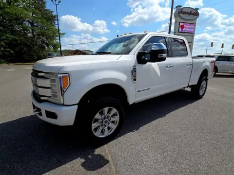 Photos of 2019 Ford Super Duty F-250 SRW Platinum for sale in Pelham, AL at Susan Schein Automotive - Pelham