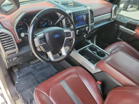 Photos of 2019 Ford Super Duty F-250 SRW Platinum for sale in Pelham, AL at Susan Schein Automotive - Pelham