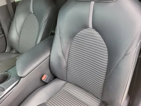 More photos of 2018 Toyota Camry SE at Susan Schein Automotive - Pelham, AL