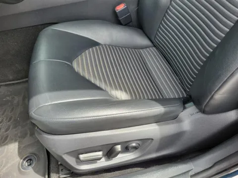 More photos of 2018 Toyota Camry SE at Susan Schein Automotive - Pelham, AL