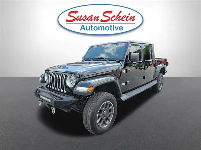2020 Jeep Gladiator Overland's photo
