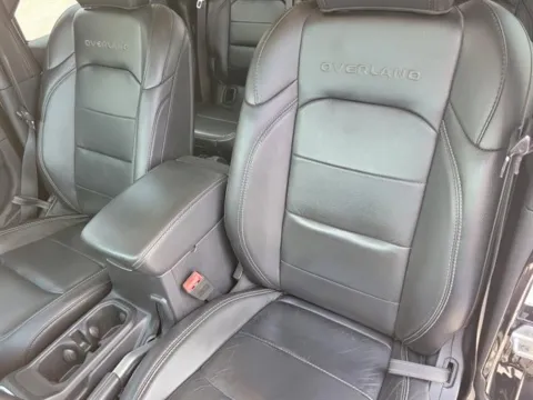 More photos of 2020 Jeep Gladiator Overland at Susan Schein Automotive - Pelham, AL