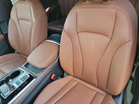 More photos of 2025 Audi Q7 quattro Premium Plus 55 TFSI at Susan Schein Automotive - Pelham, AL