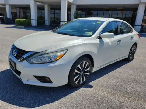 White 2016 Nissan Altima 2.5 SV for sale in Pelham, AL