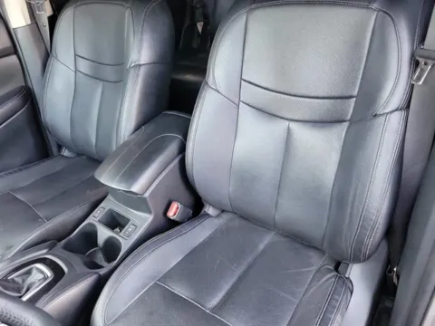 More photos of 2017 Nissan Rogue SL at Susan Schein Automotive - Pelham, AL