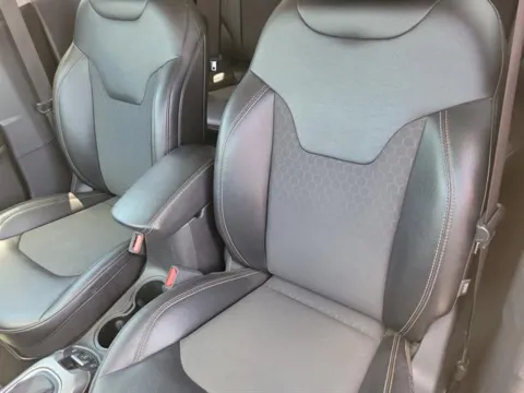 More photos of 2019 Jeep Compass Latitude at Susan Schein Automotive - Pelham, AL