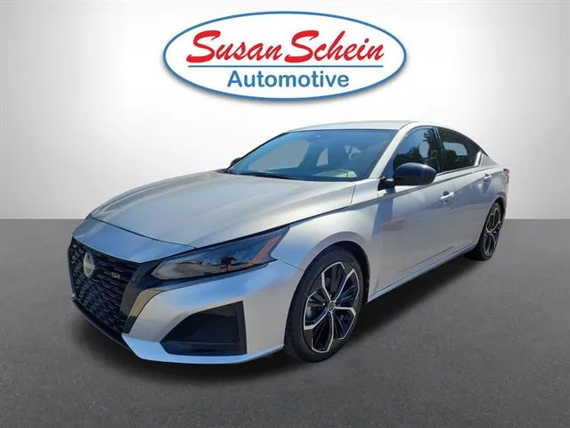 2024 Nissan Altima 2.5 SR's photo