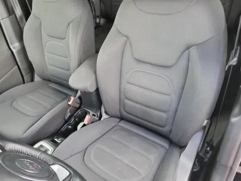 More photos of 2018 Jeep Renegade Latitude at Susan Schein Automotive - Pelham, AL