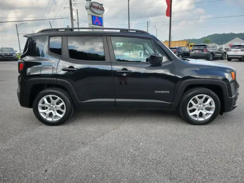 More photos of 2018 Jeep Renegade Latitude at Susan Schein Automotive - Pelham, AL