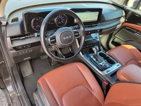 Photos of 2022 Kia Carnival SX for sale in Pelham, AL at Susan Schein Automotive - Pelham