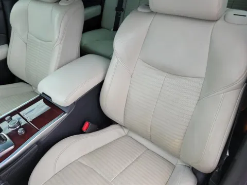 More photos of 2018 INFINITI Q70 3.7 Luxe at Susan Schein Automotive - Pelham, AL