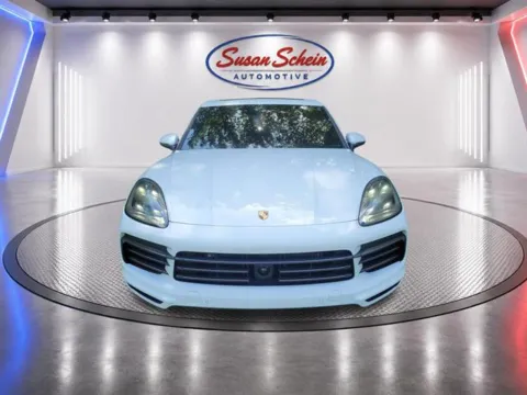 Photos of 2022 Porsche Cayenne Platinum Edition for sale in Pelham, AL at Susan Schein Automotive - Pelham