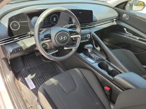 Photos of 2025 Hyundai Elantra SEL Convenience for sale in Pelham, AL at Susan Schein Automotive - Pelham