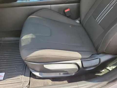 More photos of 2025 Hyundai Elantra SEL Convenience at Susan Schein Automotive - Pelham, AL