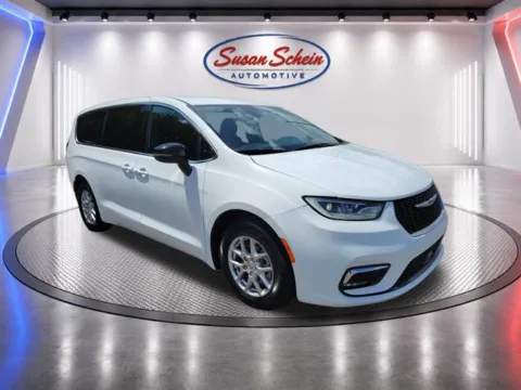 Another view of 2025 Chrysler Pacifica Select for sale in Pelham, AL at Susan Schein Automotive - Pelham