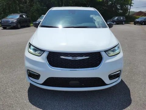 Photos of 2025 Chrysler Pacifica Select for sale in Pelham, AL at Susan Schein Automotive - Pelham