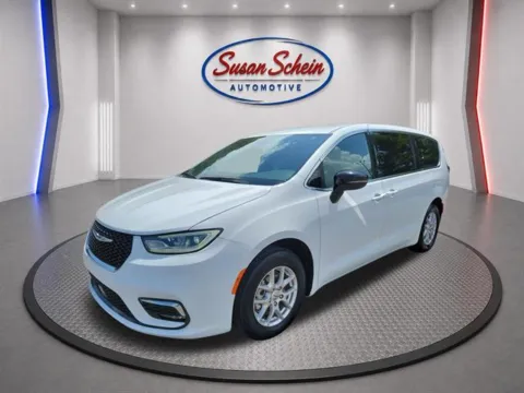 White 2025 Chrysler Pacifica Select for sale in Pelham, AL