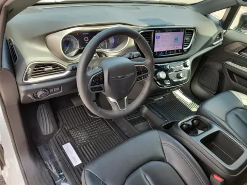 Photos of 2025 Chrysler Pacifica Select for sale in Pelham, AL at Susan Schein Automotive - Pelham