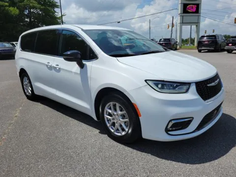 Another view of 2025 Chrysler Pacifica Select for sale in Pelham, AL at Susan Schein Automotive - Pelham