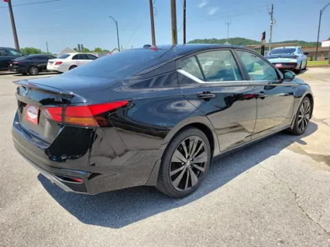 More photos of 2020 Nissan Altima 2.5 SR at Susan Schein Automotive - Pelham, AL