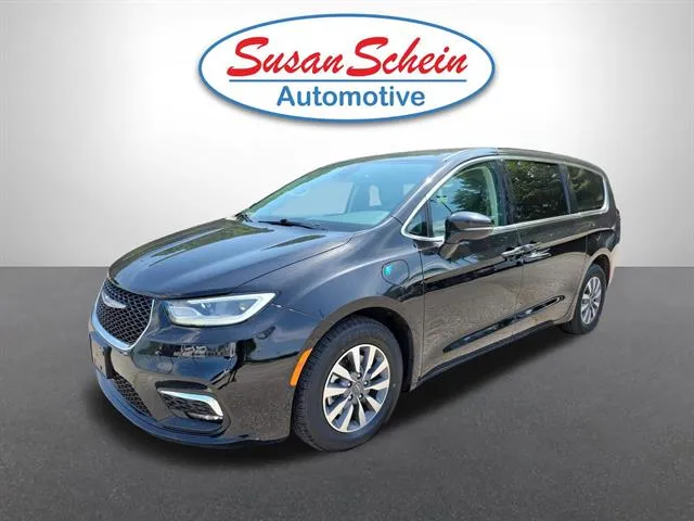 Black 2024 Chrysler Pacifica Select for sale in Pelham, AL