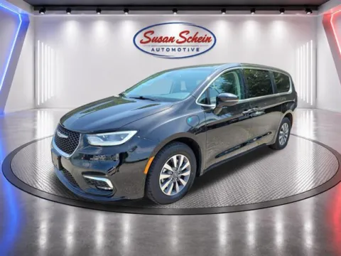 Black 2024 Chrysler Pacifica Select for sale in Pelham, AL