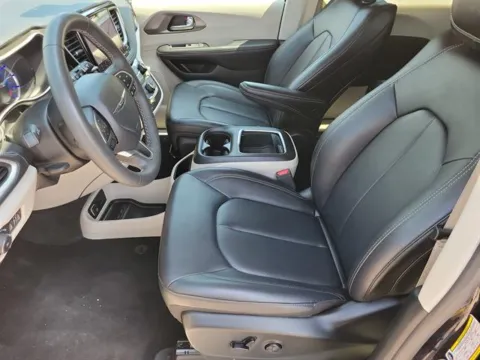 Another view of 2024 Chrysler Pacifica Select for sale in Pelham, AL at Susan Schein Automotive - Pelham