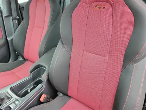 More photos of 2022 Honda Civic Si at Susan Schein Automotive - Pelham, AL