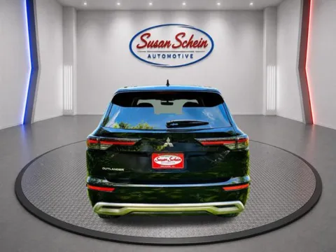 More photos of 2025 Mitsubishi Outlander SE at Susan Schein Automotive - Pelham, AL