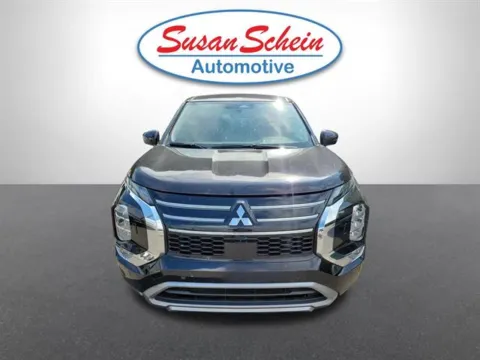 Photos of 2025 Mitsubishi Outlander SE for sale in Pelham, AL at Susan Schein Automotive - Pelham