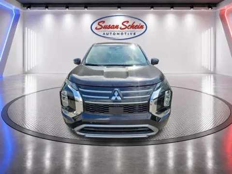 Photos of 2025 Mitsubishi Outlander SE for sale in Pelham, AL at Susan Schein Automotive - Pelham