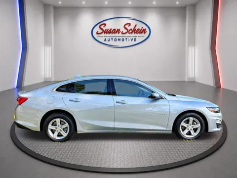 More photos of 2022 Chevrolet Malibu LT at Susan Schein Automotive - Pelham, AL