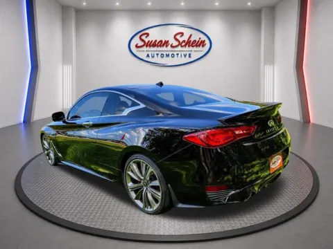 More photos of 2018 INFINITI Q60 Red Sport 400 at Susan Schein Automotive - Pelham, AL