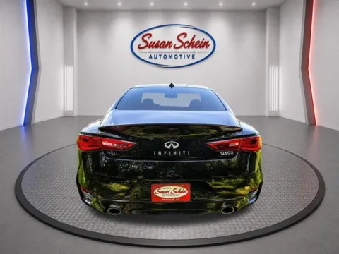 More photos of 2018 INFINITI Q60 Red Sport 400 at Susan Schein Automotive - Pelham, AL