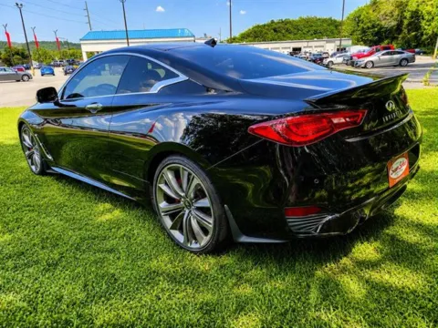 More photos of 2018 INFINITI Q60 Red Sport 400 at Susan Schein Automotive - Pelham, AL