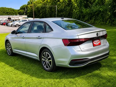 More photos of 2025 Volkswagen Jetta SE at Susan Schein Automotive - Pelham, AL