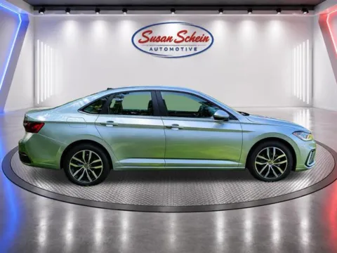 Photos of 2025 Volkswagen Jetta SE for sale in Pelham, AL at Susan Schein Automotive - Pelham