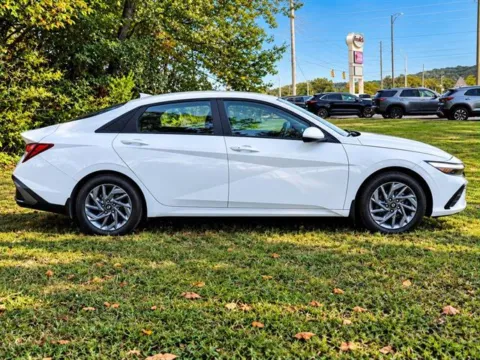 More photos of 2024 Hyundai Elantra SEL at Susan Schein Automotive - Pelham, AL