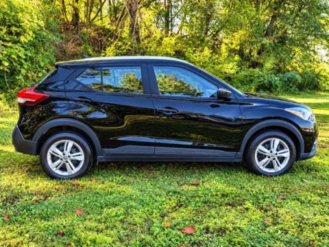 More photos of 2019 Nissan Kicks S at Susan Schein Automotive - Pelham, AL