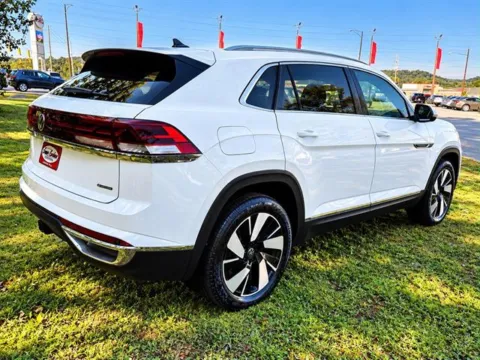 More photos of 2025 Volkswagen Atlas Cross Sport SEL 4Motion at Susan Schein Automotive - Pelham, AL