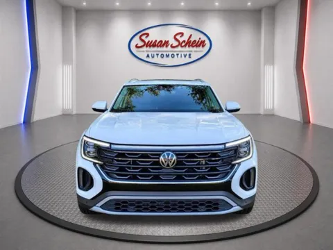 Photos of 2025 Volkswagen Atlas Cross Sport SEL 4Motion for sale in Pelham, AL at Susan Schein Automotive - Pelham