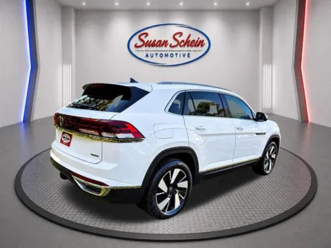 More photos of 2025 Volkswagen Atlas Cross Sport SEL 4Motion at Susan Schein Automotive - Pelham, AL