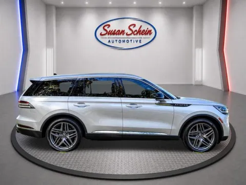More photos of 2023 Lincoln Aviator Standard at Susan Schein Automotive - Pelham, AL